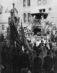 thumbs/CAMPUS 15 OUR LADY'S SODALITY MAY DAY CELEBRATION 1944.jpg
